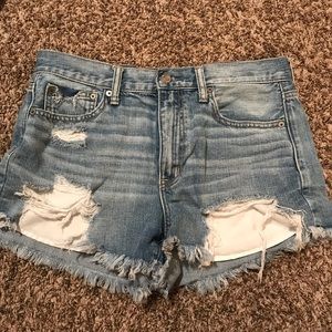 American Eagle hi-rise Jean shorts!